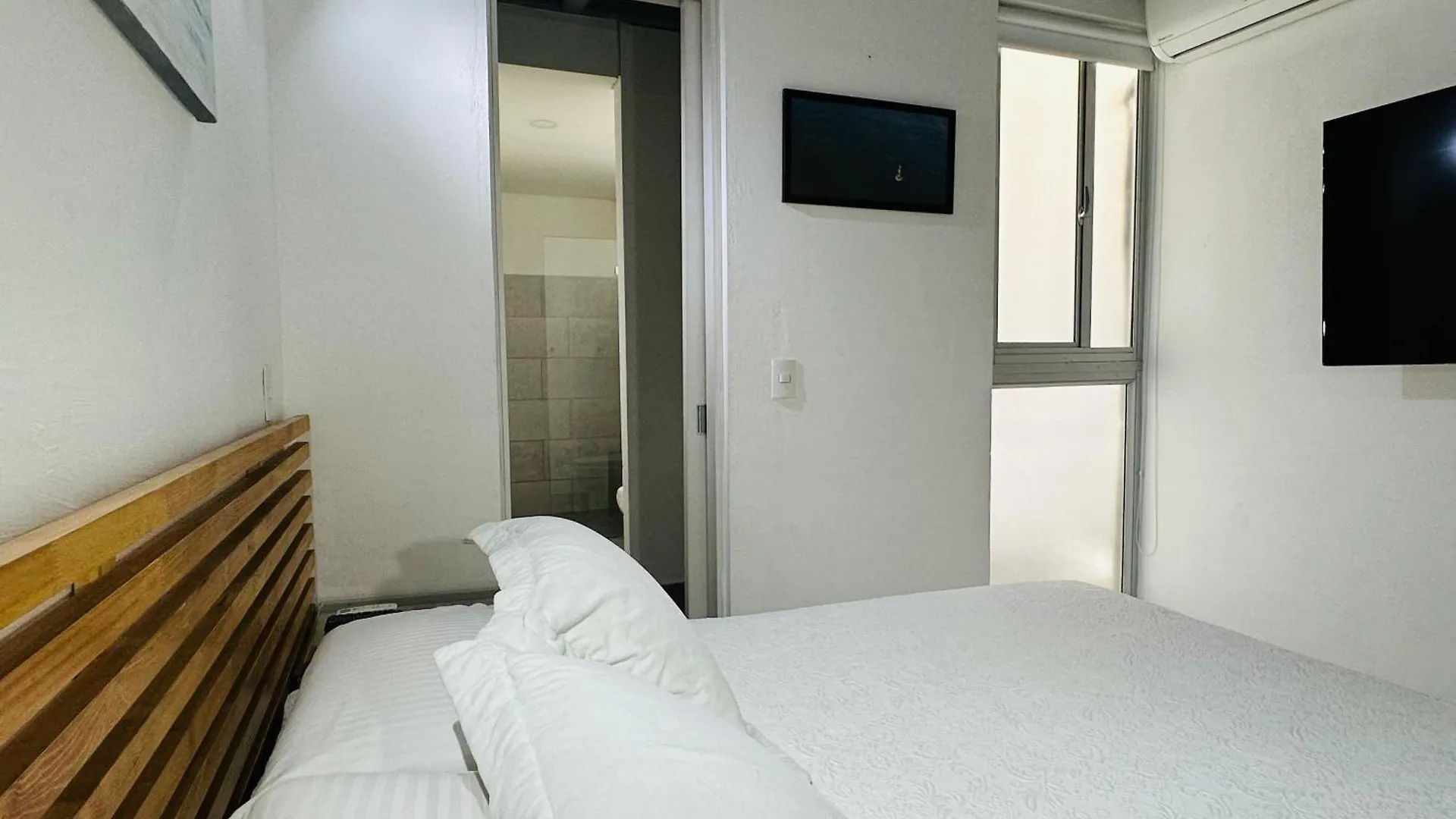 Santamaria7474 Aparthotel Medellin 0*,
